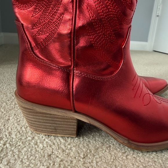 ShuShop Metallic Red Western-Style Women's Boots - Picture 10 of 11